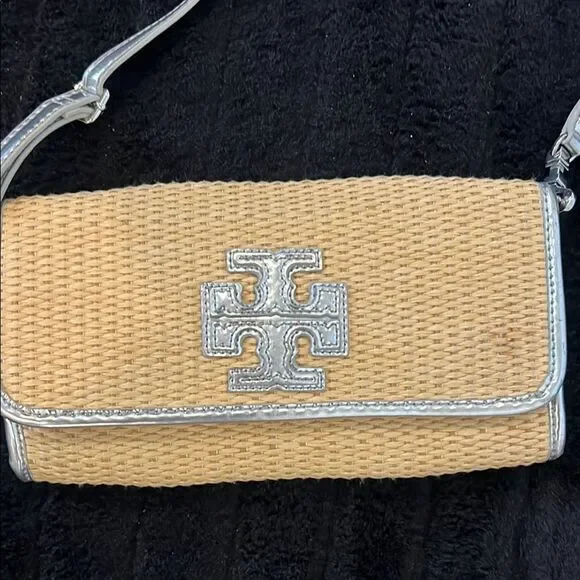 VINTAGE Tory Burch Tan and Silver Crossbody Bag with Adjustable Strap - Picture 3 of 4